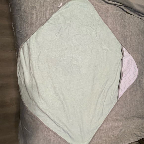 Three hooded baby towels - Picture 1 of 3